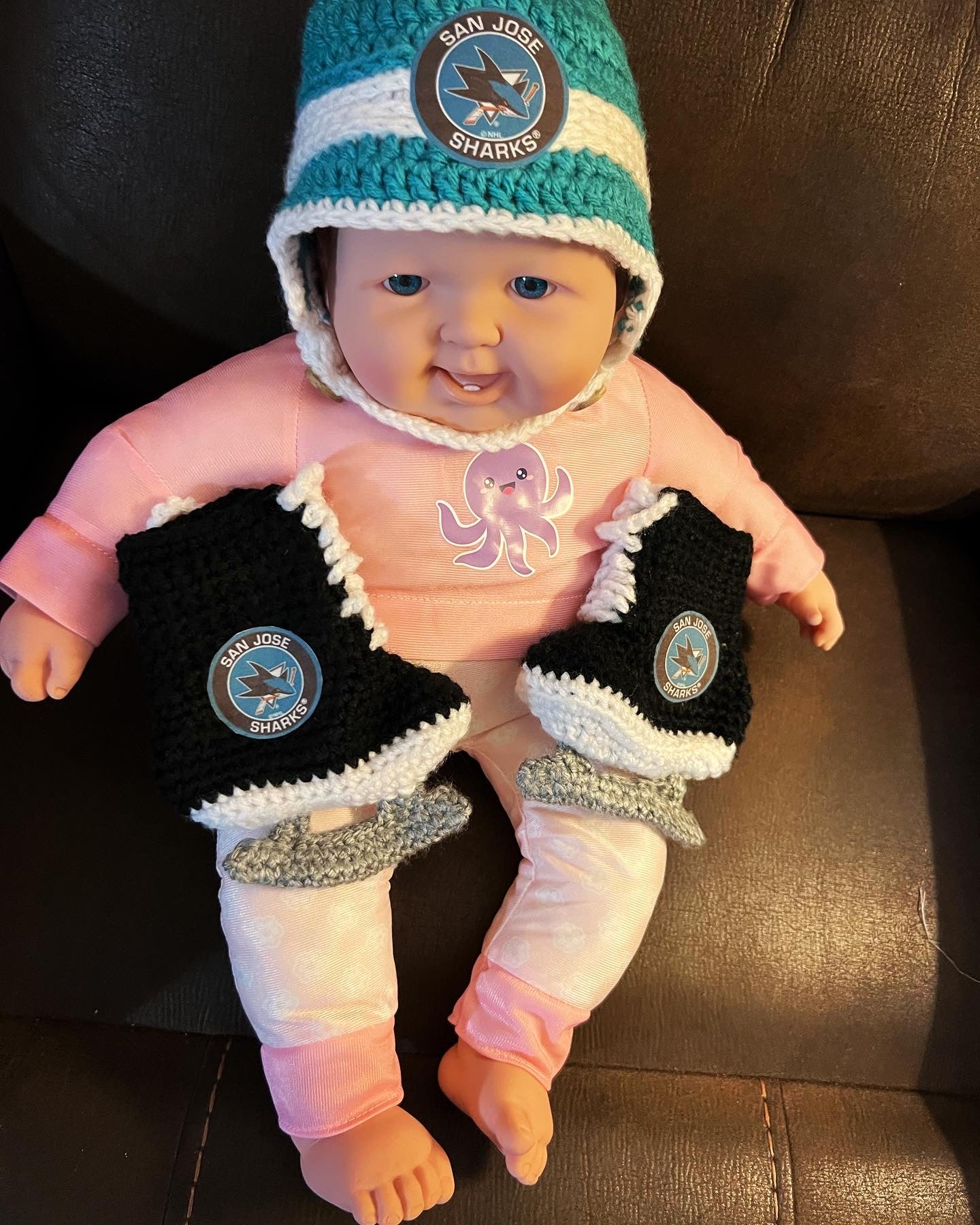 Baby Girl Crochet Hockey Set, Black Pink White high quality Flower Hat, Breezer Hockey Pants and Double Sole Hockey Skates, Newborn, Baby, Photo Prop