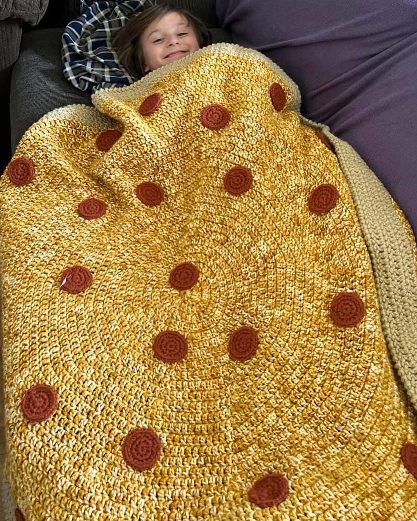 Pepperoni Pizza Blanket Crochet pattern by DACcrochet